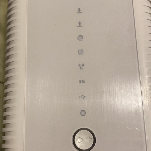 Internet cable box - Picture 2 of 3